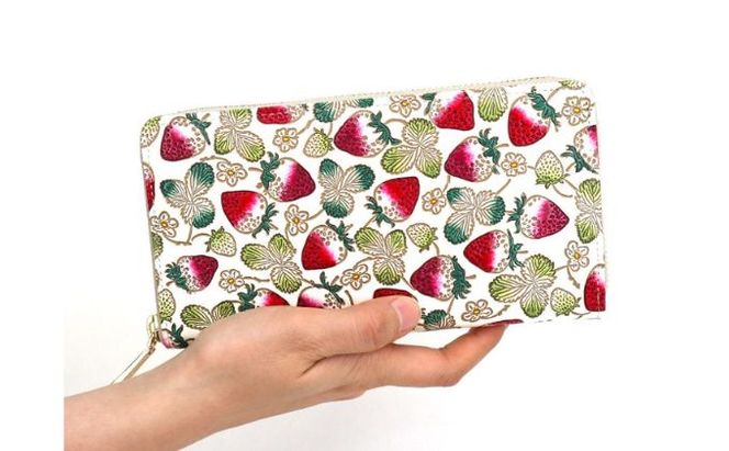 長財布 大容量 ぐるっとファスナーの長財布 いちご 文庫屋大関 通帳が入る 財布 レディース ラウンドファスナー レザー 本革 革 文庫革 レディース財布 お財布 通帳 通帳入れ 通帳ケース 柄 日本製 東京 墨田区