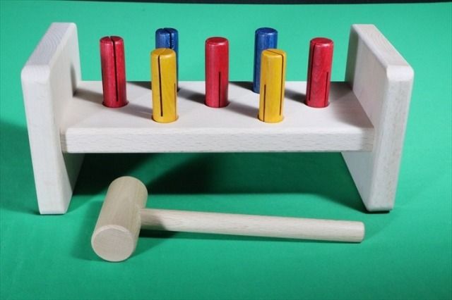 木製おもちゃ ハンマーあそび