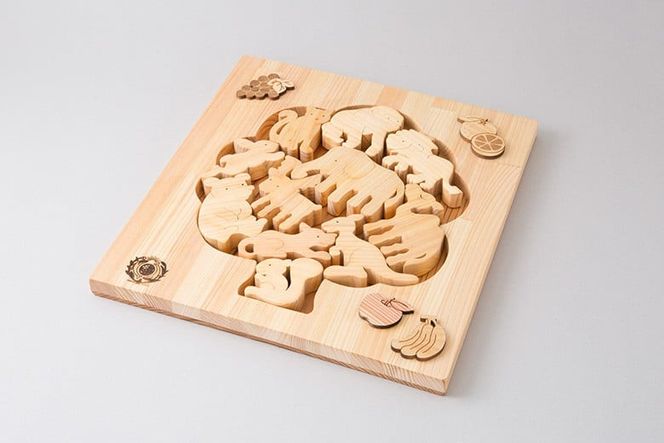 木のおもちゃ パズル 陸パズル 木製 知育玩具 動物 生き物 男の子 女の子 ギフト プレゼント 贈り物 出産祝い 誕生日祝い 日本製 手作り のし 名入れ 山のくじら舎 11種類 動物パズル ヒノキ スギ 2歳 空間認識力 セット内容 11個 パズル台 1個 W320mm H25mm D340mm 安芸市 高知県
