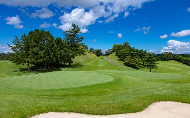 【夏季平日限定】伊賀ゴルフコース 1ラウンドプレー券 1名（昼食付き）/ 三重県 初心者 ゴルフ競技者 高評価 ゴルフ好き チケット ごるふ GOLF リゾート【igag0003】