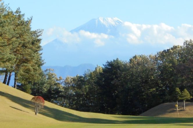 【甲斐ヒルズカントリー倶楽部】 ゴルフ場利用券 ゴルフ 施設利用券 A 3,000円×10セット 30,000円分 [甲斐ヒルズカントリー倶楽部 山梨県 韮崎市 20745320] チケット 宿泊 体験 体験型 ゴルフ場