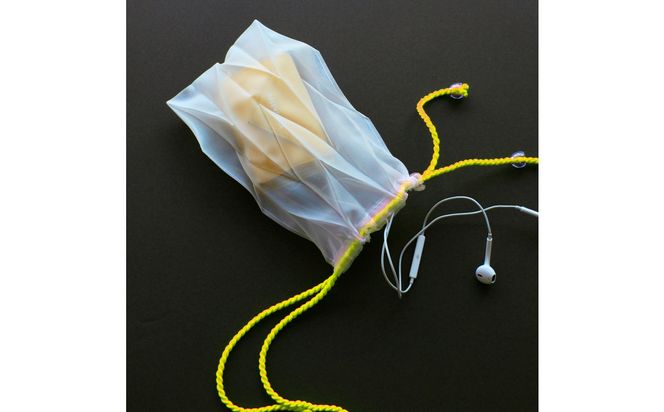 香川県産 プリーツ ポシェット・ヘリンボーン［ イエロー １点］軽やかで上品な透け感のあるサコッシュ 372013_LJ015VC03