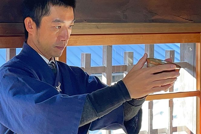 日本茶鑑定士監修の宇治抹茶（40g入り）と黒ティーカップ〈お茶 茶 煎茶 緑茶 粉末 宇治抹茶 抹茶 ティーカップ 石臼挽き 飲料 加工食品 ハンドメイド 日本茶鑑定士〉