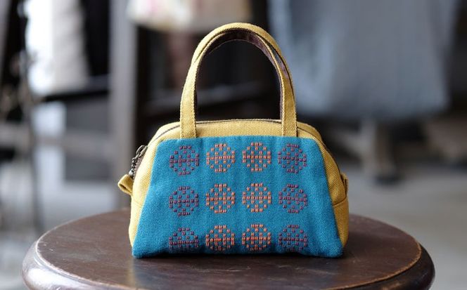 経浮花織 ランチポーチ 瓢虫柄 (黄色・青緑系織物) ハンドバッグ 手提げバッグ 小さめ おしゃれ レディース 沖縄市 / FABRIC SHOP MINAMI[BCCS001-02]