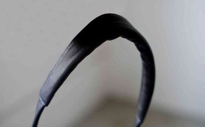 シルキータッチしっとりレザー 軽く柔らかい袋ショルダーバッグ・ＬＵＡ(ＬＡ００2)＃墨黒 バッグ 牛革 レザー 革製品 天然素材 軽量 日本製 ブラック カジュアル 墨田区 東京