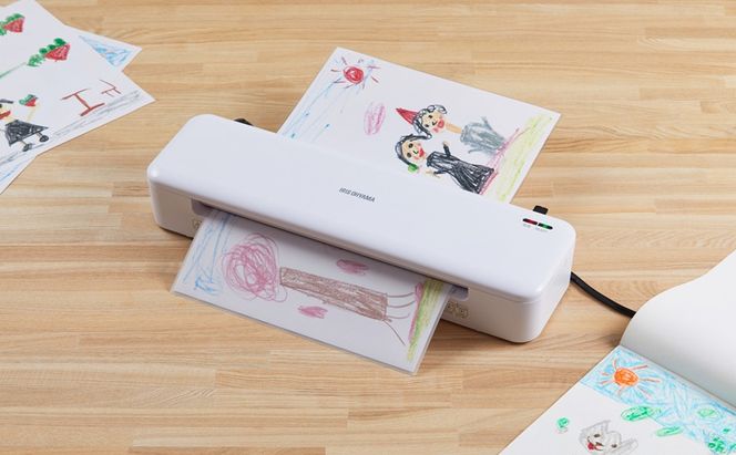 ラミネーター 高速起動ラミネーターA3 2本ローラー HSL-A322-W ホワイト アイリスオーヤマ A3 A4 高速起動 2本 高速 a3 a4 100μm 150μm 75μmラミネート 名刺 はがき カードメニュー 家庭用 コンパクト 簡単操作 オートオフ機能