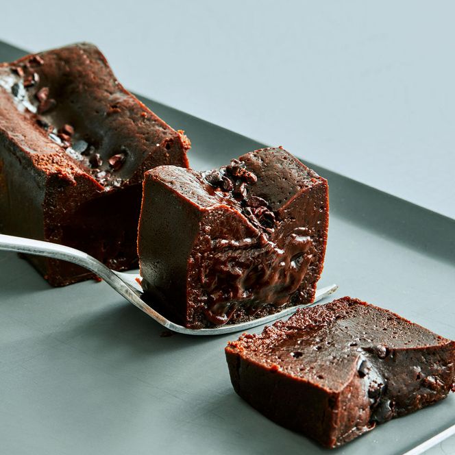 【ふるさと納税】MAISON CACAO メゾンカカオ 濃厚生ガトーショコラ 300g 驚きの口どけ 冷凍配送 神奈川県茅ヶ崎市