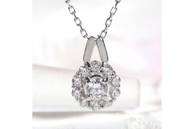 ネックレス プラチナ PT900 ダイヤモンド 0.35ct 取り巻き フラワー ペンダント 【f218-pt】 [オーダーメイドジュエリーメイ 山梨県 韮崎市 20745463] アクセサリー アクセ レディースアクセサリー レディース ジュエリー ダイヤ 宝石 かわいい チェーン