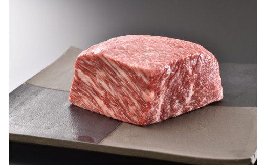 近江牛特選霜降りモモ肉ブロック【500g】【DK07W】（国産牛　和牛　ブランド牛　ブランド和牛　黒毛和牛　牛肉　肉　高級　人気　おすすめ　神戸牛　松阪牛 に並ぶ 日本三大和牛 近江牛）