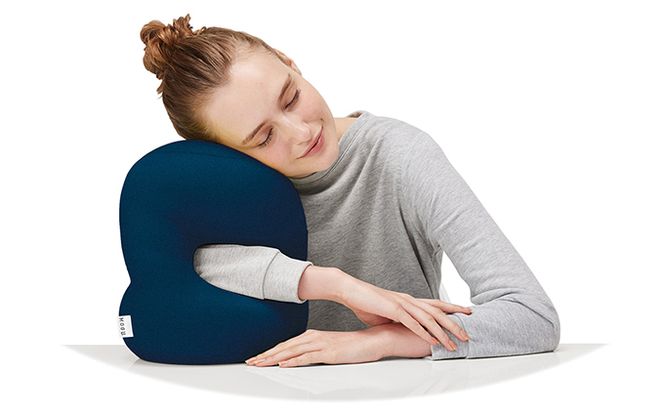 昼寝 枕 MOGU モグ プレミアム ホールピロー 昼寝枕 お昼寝枕 仮眠枕 腕枕 仮眠 グッズ 顔まくら オフィス デスク 机 うつぶせ まくら フェイスマット 腰当て クッション ビーズクッション 寝具 日用品 雑貨 mogu 兵庫県 兵庫 