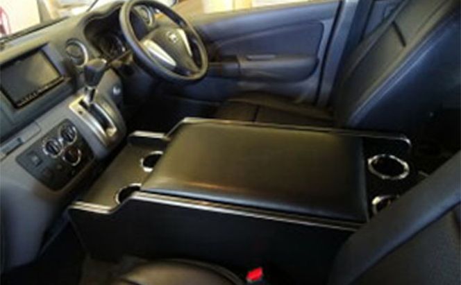日産　 NV350キャラバン　プレミアムGX　センターコンソール 雑貨 日用品 