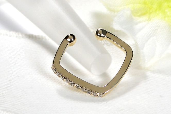 K10YG ダイヤモンド イヤーカフ【0.05ct】【片耳用】 EmP0066-10Y SWCJ019-a