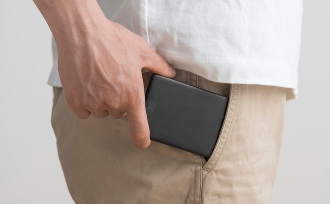 薄型モバイルバッテリー5000mAh TW-A05020-B ブラック モバイルバッテリー 軽量 小型 タイプc 薄型 USB Type-C 5000mAh ワイヤレス マグネット MagSafe対応 スマホ 約1回分 充電 コンパクト バッテリー 充電器 ブラック アイリスオーヤマ