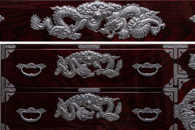 仙台箪笥 四尺野郎箪笥 木地呂漆塗り 彫金手打金具 KD-7BDR（竜尽くし）（お申込書返送後8ヶ月～12ヶ月程度でお届け） [仙台箪笥 タンス たんす 小型 高級 工芸品 伝統]|06_kyk-221101