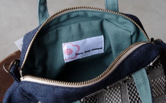 ヤシラミ花織 ランチポーチ+plus 格子モダン (紺色・グレー系織物) ハンドバッグ 手提げバッグ 小さめ おしゃれ レディース 沖縄市 / FABRIC SHOP MINAMI[BCCS002-01]