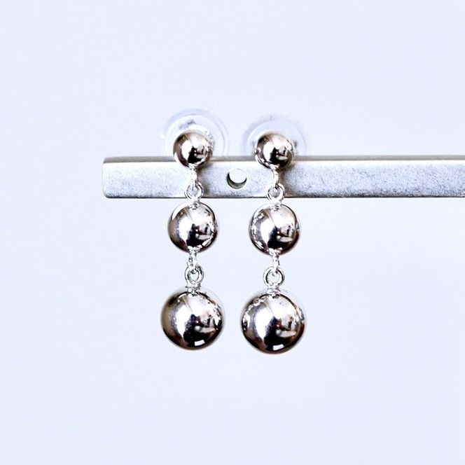 K18WG(18金) ホワイトゴールド 地金 ボール 3連 ピアス 保証書付 M760-1 242-030-a