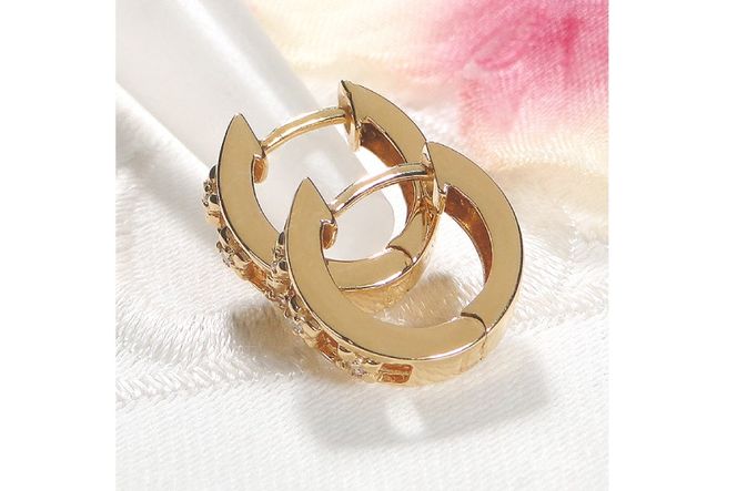 ピアス K18YG イエローゴールド ダイヤモンド 0.03ct フープピアス 【f220-k18yg】 [オーダーメイドジュエリーメイ 山梨県 韮崎市 20745079] ジュエリー アクセサリー 両耳 抜け感 太め 18金 ダイヤピアス