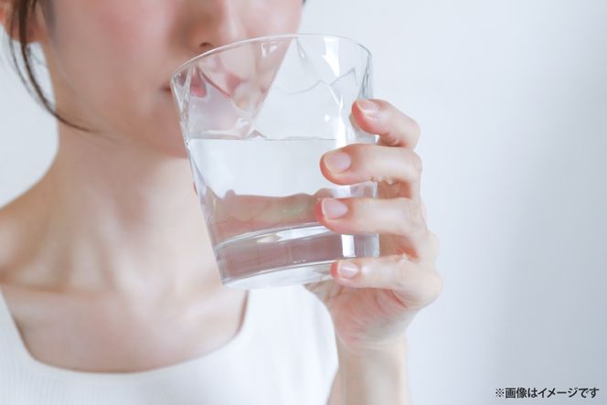 BE250 山崎本店酒造場 【12回定期便】 雲仙島原の天然水 2L 8本 [ 水 2リットル ウォーター 天然水 ペットボトル 定期便 定期 1年 おいしい 名水百選 大容量 軟水 長崎県 島原市 ]