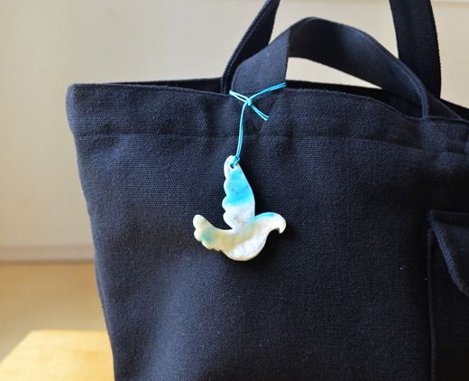 159-2059-01　大磯で廃棄されたペットボトルキャップをアップサイクル＜アオバトチャーム付きブックマーカー３個セット＞【 神奈川県 大磯町 】