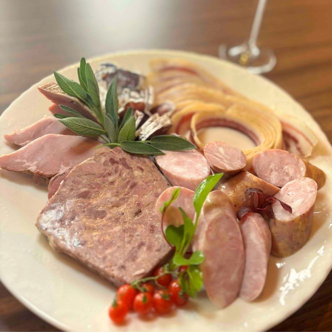 詰め合わせ ブルゴーニュ セット ギフト 肉 お肉 豚肉 豚 ポーク 加工品 サラミ 白カビ ソーセージ つまみ おつまみ 酒のつまみ 冷蔵 愛知 愛知県 日進市