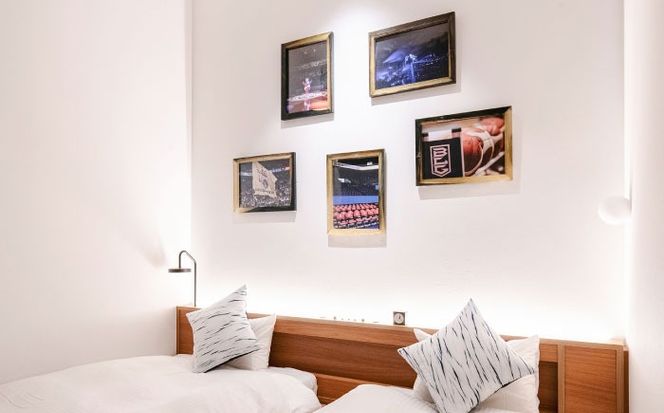 レフ沖縄アリーナ by ベッセルホテルズ 琉球ゴールデンキングスルーム 1泊2日 宿泊券 (1〜4名様/朝食付き) 宿泊利用券 沖縄旅行 ホテル チケット ギフト 沖縄市 / 株式会社すこやかホールディングス[BCAP006]