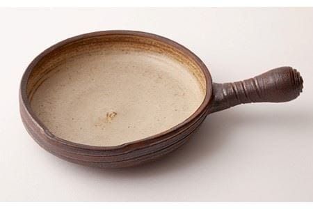 【年内発送】【直火OK】アヒージョ 鍋 （中サイズ / 濃い 茶） 《糸島》 【窯元ろくろ /浅見大輔】 [AUJ005] 直火 オーブン 料理 ミニフライパン 器 手作り 焼き物 炒める 煮る スープ