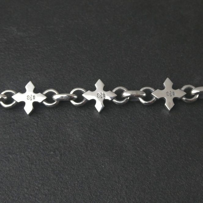 small edge cross bracelet スモール エッジ クロス ブレスレット ｜ 腕輪 シルバー アクセサリー 十字架 モチーフ 925 ブレス ハンドメイド ジュエリー アクセ ファッション 人気 シンプル ギフト プレゼント 年末年始 お中元 お歳暮 内祝い 快気祝い