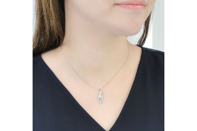 桜彫刻 ネックレス プラチナ PT900 【f118-pt】 [オーダーメイドジュエリーメイ 山梨県 韮崎市 20745082] ジュエリー アクセサリー 桜 リーフモチーフ 手彫り 和柄 花模様 ペンダント