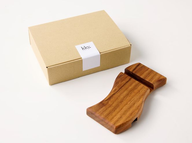 ウェーブ型木製スマホスタンド 　Wave wood mobile phone stand ［087Y12］ 天然木 スマートフォンスタンド 卓上スタンド 充電対応 在宅ワーク デスク周り インテリア雑貨 ナチュラルデザイン 小牧市 送料無料