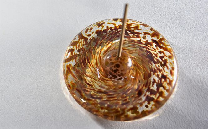 玉模様ガラスお香立て　ゴールド〈ガラス インテリア 小物 お香立て 工芸品 民芸品 雑貨〉 日用品 