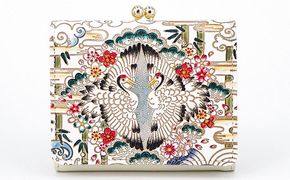 【文庫屋大関】三つ折りミニ財布　むかい鶴【皮革工芸品】 ファッション 小物 民芸品 お札 カード 小銭 手のひらサイズ コンパクト 亀甲文様 牛革 手作り 国産 