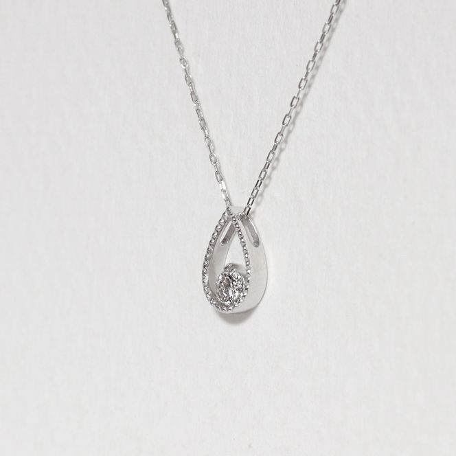 プラチナ 0.10ct しずく一粒ダイヤモンドペンダント　BQ-219