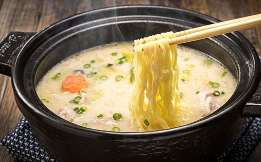 釧路町発 〆まで美味しい細ちぢれ麺（細ちぢれラーメン 220g）×1袋（2食分） | 北海道で人気 釧路ラーメン 細麺 鍋の締め ラーメン 生麺 おすすめ 鍋のシメ 鍋の〆に 食べるラーメン 冷蔵 森谷食品 ご当地グルメ 北海道 釧路町 釧路超 特産品　121-1224-139-001