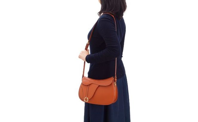 サドルショルダー ファッション カバン バッグ いたがき かばん カバン 鞄 ショルダーバッグ  革 革製品 レザー 牛革 ギフト プレゼント シンプル ファッション 北海道 赤平