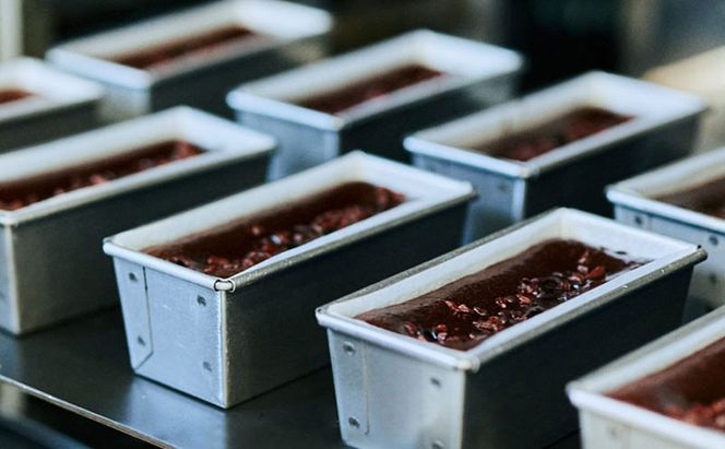 【ふるさと納税】MAISON CACAO メゾンカカオ 濃厚生ガトーショコラ 300g 驚きの口どけ 冷凍配送 神奈川県茅ヶ崎市