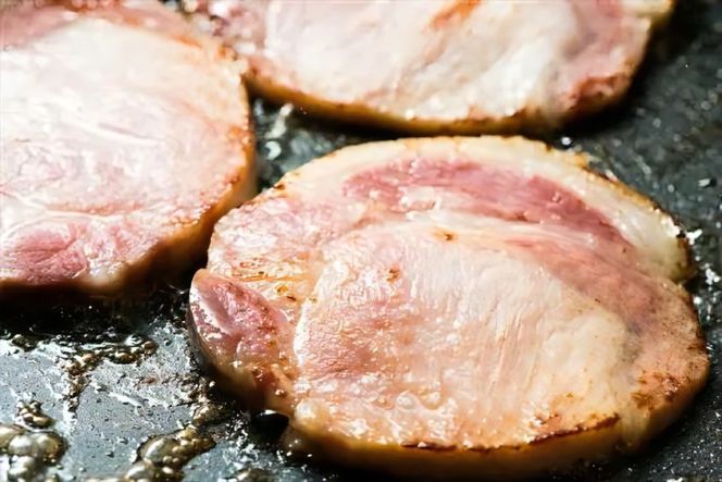 【三代目!肉工房松本秋義】 ロースハム ブロック 300g ×1 [吉田ハム工場 静岡県 吉田町 22424654] 国産ハム はむ 豚肉 豚 肉 ロースハム ステーキ ギフト お中元 お歳暮 加工肉 冷蔵 朝食 ハムステーキ