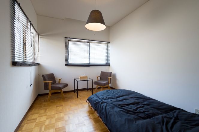 099H3837 キャンピングカー&民泊の宿泊・土日祝