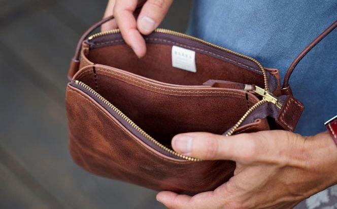 【経年変化を楽しむ】本革 3ポケット サコッシュ 革小物 革バッグ 糸島市 / BLESS[AAA034]