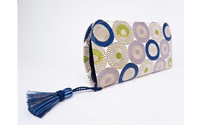 メガネケース 笠菊 水明 文庫屋大関 メガネ ケース メガネ入れ 大人 かわいい 本革 牛革 革 皮革 軽量 スリム コンパクト 収納 工芸品 工芸 雑貨 花柄 花 和柄 和 日本製 民芸品 ファッション小物 東京 墨田区