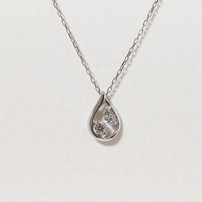プラチナ 0.05ct しずく型ダイヤモンドペンダント　BQ-213