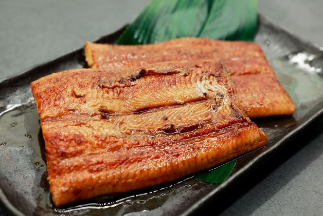 うなぎ 国産 うなぎ蒲焼セット カット8P (80g×8P 小袋たれ山椒付×8P) [静岡うなぎ漁業協同組合 静岡県 吉田町 22424687] 静岡県産 吉田町産 鰻 ウナギ 蒲焼き 蒲焼 かば焼き カバヤキ 真空パック 冷凍 うなぎ うな丼 うな重 鰻重 土用の丑の日 丑の日