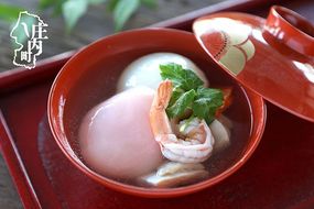 【R9.1月発送】庄内町産 紅白もち 270g×1袋『特別栽培米 でわのもち』使用 先行受付 柔らかく よく伸びる 梅木もち屋 個包装 小さめ ヨーグルト農法 杵つき 丸もち 丸餅 餅 もち 紅白 お祝い【入金期限：2026年12月20日】