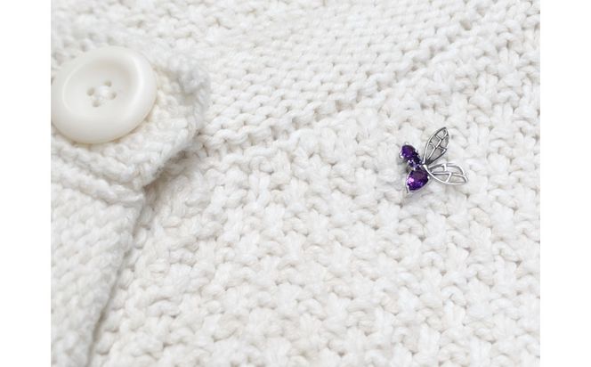 【プレゼント包装付き】ミツバチ ピンバッジ（SV /アメジスト） 232238_WW141