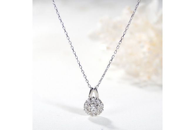 ネックレス プラチナ PT900 ダイヤモンド 0.35ct 取り巻き フラワー ペンダント 【f218-pt】 [オーダーメイドジュエリーメイ 山梨県 韮崎市 20745463] アクセサリー アクセ レディースアクセサリー レディース ジュエリー ダイヤ 宝石 かわいい チェーン
