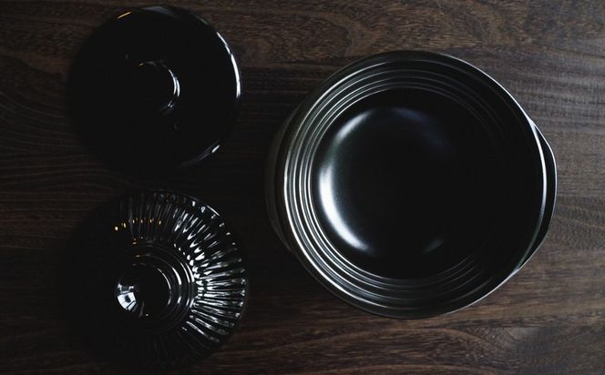 四日市認定地場特産品【泗水十貨店（しすいじっかてん）】菊花黒　ごはん鍋（2合）
