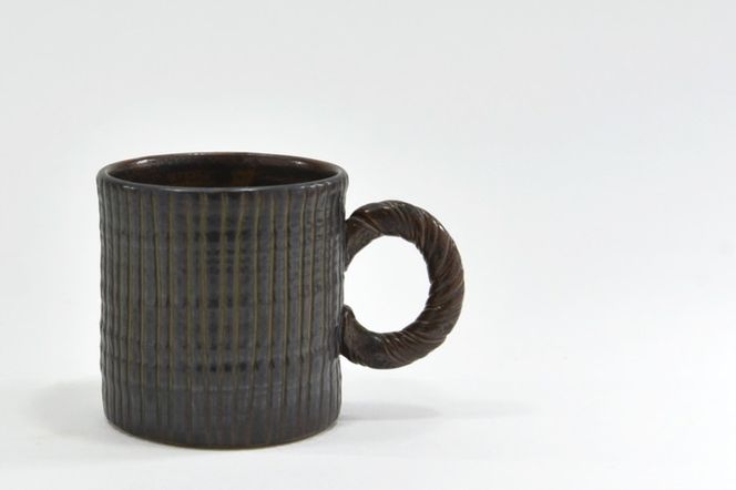 京焼「新羅釉木賊紋マグカップ」【黒】1個〈マグカップ 京焼 手作り カップ 食器 陶器 工芸品 新羅釉 木賊紋〉 