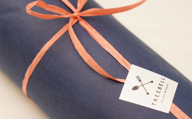 数量限定★うし君みるくロールケーキ おやつ ギフト 贈り物 洋菓子 人気 厳選 袋井市 お菓子 スイーツ デザート フワフワ しっとり 乳牛 ホワイトチョコレート コンデンスミルク 上質 生クリーム 子供 年配 