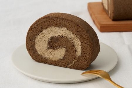 【プレミアム米粉ロールケーキ】焙煎ほうじ茶ロール 2本セット【グルテンフリー 誕生日 ギフト 洋菓子 焼菓子 ほうじ茶】(H053311)