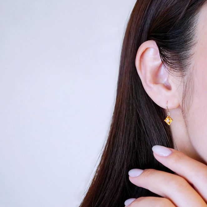 【ジュエリー】K10 イエローゴールド シトリン 揺れる ピアス 保証書付 SE-2851 242-005-e