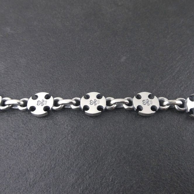 small iron cross bracelet スモール アイアン クロス ブレスレット ｜ 腕輪 シルバー アクセサリー 十字架 モチーフ 925 ブレス ハンドメイド ジュエリー アクセ ファッション 人気 シンプル ギフト プレゼント 年末年始 お中元 お歳暮 内祝い 快気祝い